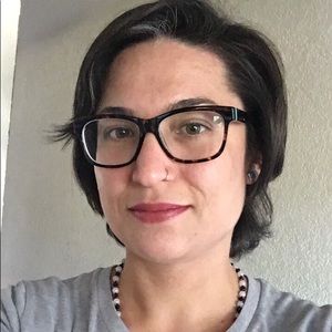 Meet your Posher, Adriana